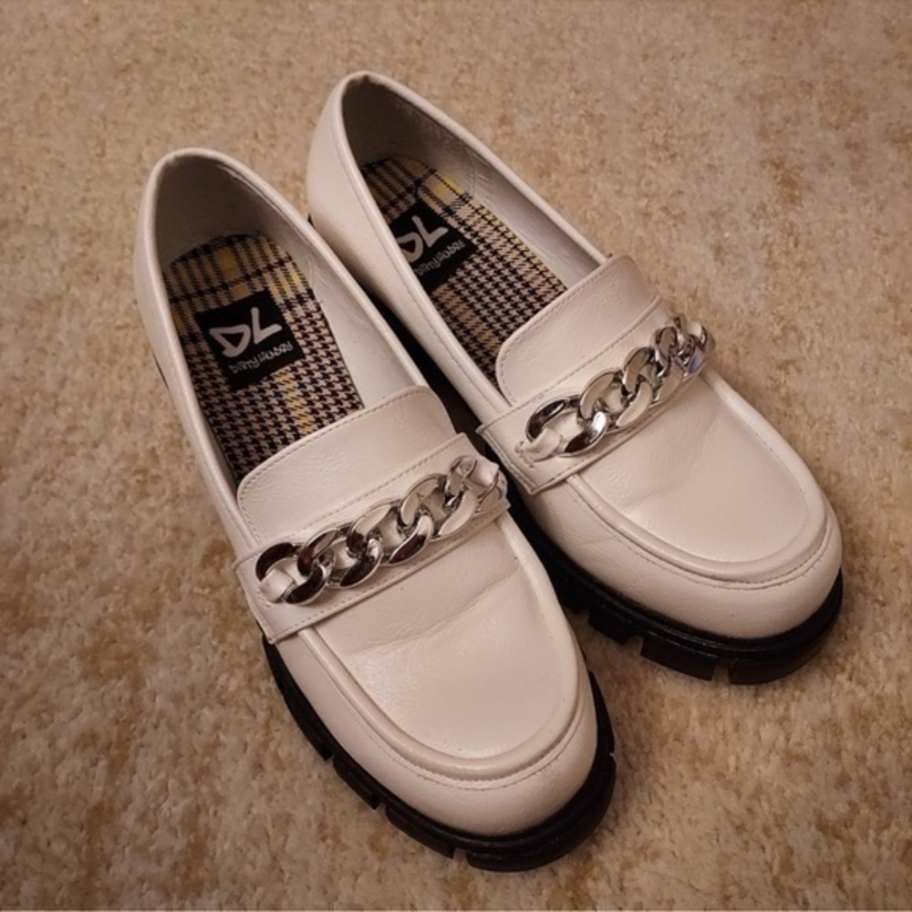 Dirty Laundry womenβs chunky heel Loafers with Silver Chain Size 8 EUC